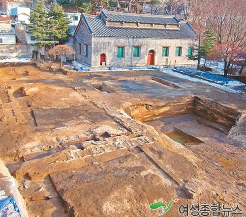 서울, 번사창 옆에 합숙소를 짓기 위해 올해 2월 매장 문화재 조사 중 옛 건물 터 발견