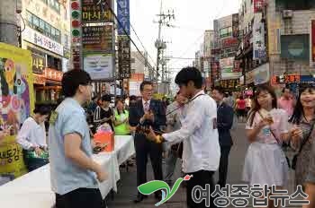 인천 연수구, 선학동 음식문화 시범거리 젊음의 열기로 한가득 