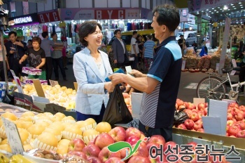 양천구 전통시장에서  폭염으로 근심인 추석물가 해결!