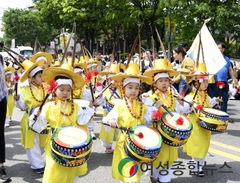 광진구 어린이날, 아이들을 위해 길을 양보해주세요