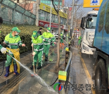 수원시 영통구, 떼까마귀 배설물 청소 실시