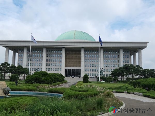 국회 외교통일위원회,  미국의 한국산 전기차 세제지원 촉구 결의안 의결