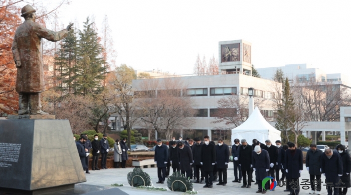 이강덕 포항시장, 박태준 회장 11주기 추모 '청암 정신 이어 포항 미래 열 것...'