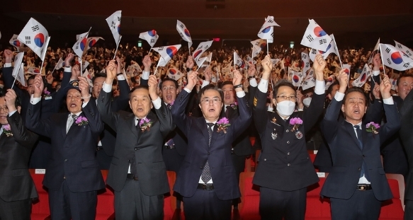 충남' 대전, 세종 다채로운 3·1절 기념행사'천안 독립기념관서 명예 독립운동가 1천919명이 만세 재현