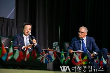 경기도 기후도지사 김동연, 기후멘토 앨 고어 만나 기후위기 극복 위한 글로벌 협력 제안